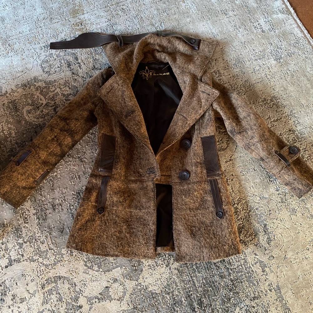 Mackahe Womens coat w/leather accent Small